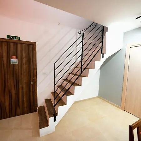 Stylish Duplex Retreat شقة