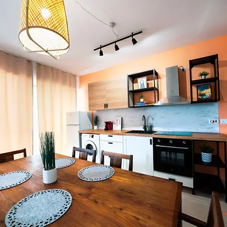 Stylish Duplex Retreat * 圣保罗湾城