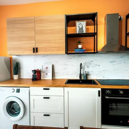 Stylish Duplex Retreat 아파트 세인트폴스베이