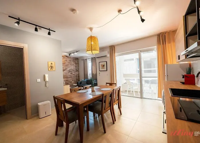 Stylish Duplex Retreat * 세인트폴스베이