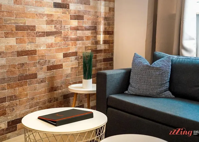 Stylish Duplex Retreat 아파트 *