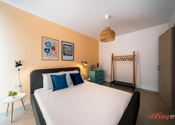 Stylish Duplex Retreat 아파트 *